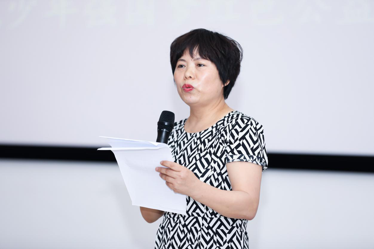 济南离退休干部第四休养所所长代月凤同志