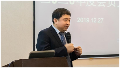 新一任会长韩刚先生做了精彩演讲。
